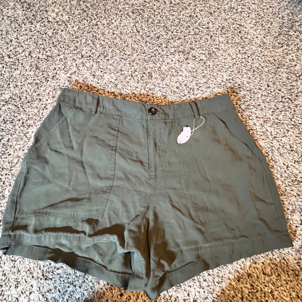 Ava & Viv Womens Olive Green Utility Shorts High‎ Rise Plus Size X Relaxed Fit